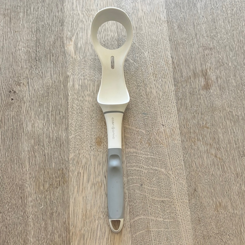 Clarisonic extension attachment for Clarisonic Pro